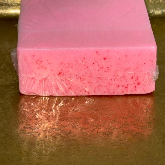 Suds with Benefits Pink Handcrafted GoatMilk Soap Bar love spell bar - Picture 2 of 5